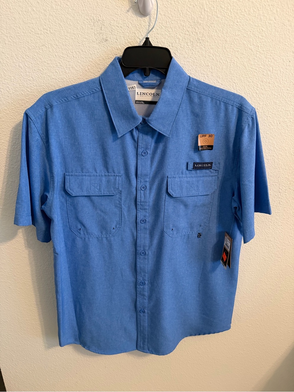 Lincoln Short-Sleeve Casual Button-Down Shirt in Blue